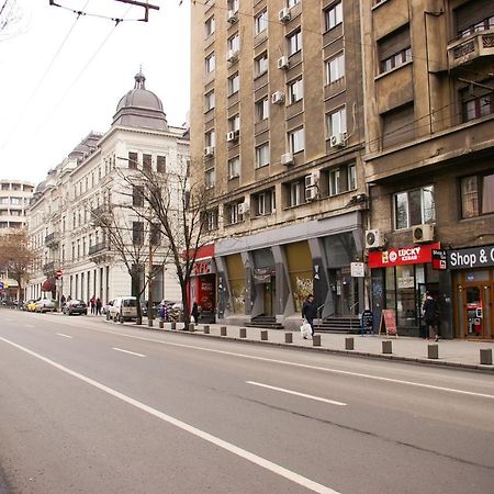 Cozy Old Town Apartment - Free Minibar Bukares Bagian luar foto