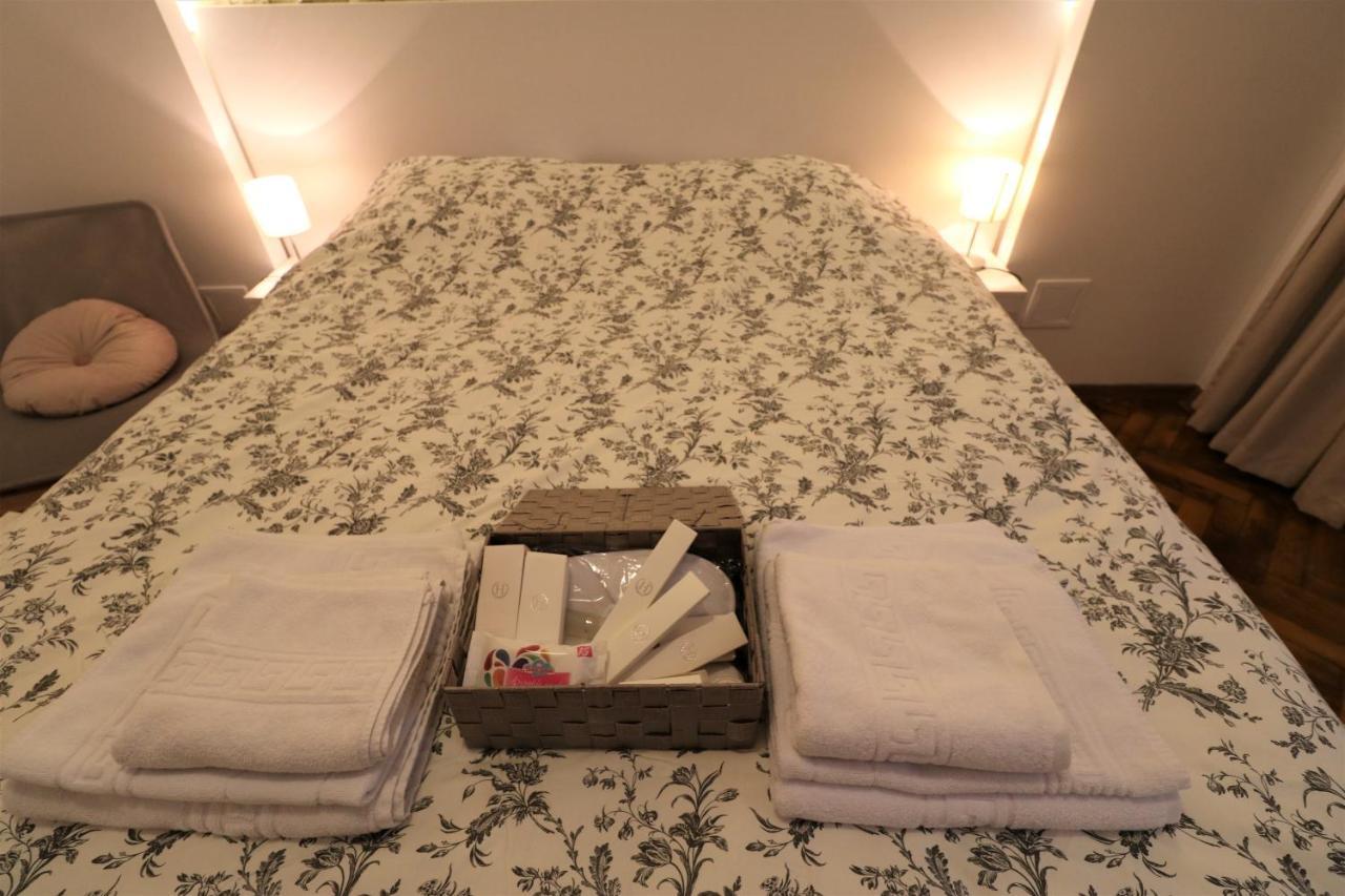 Cozy Old Town Apartment - Free Minibar Bukares Bagian luar foto
