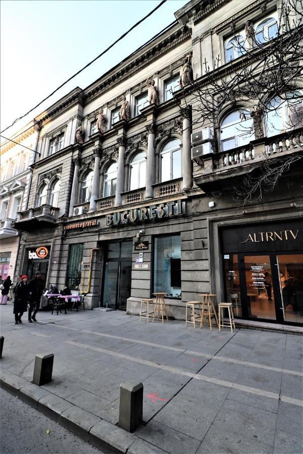 Cozy Old Town Apartment - Free Minibar Bukares Bagian luar foto
