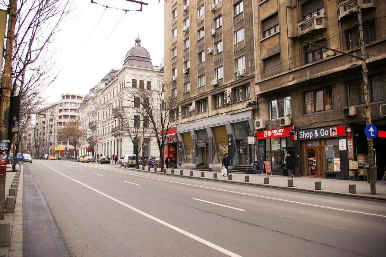 Cozy Old Town Apartment - Free Minibar Bukares Bagian luar foto